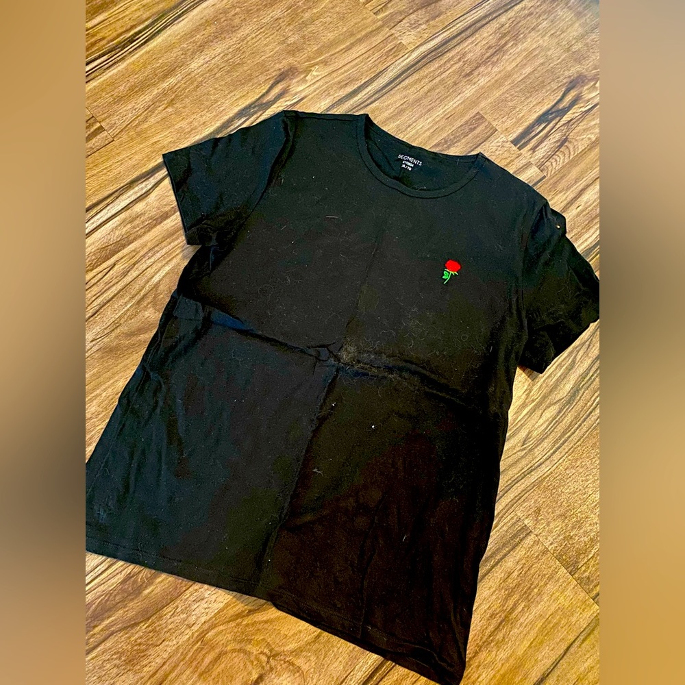 Black tshirt with rose detail